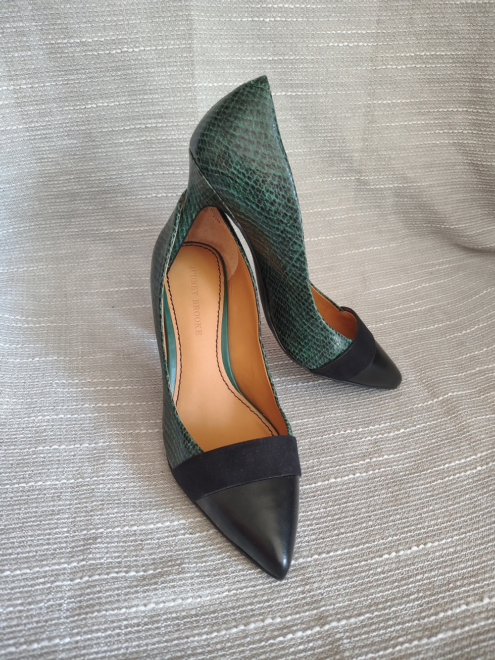 Audrey Brooke Green Snakeskin Leather Cap Toe Stiletto Pumps Size 7.5